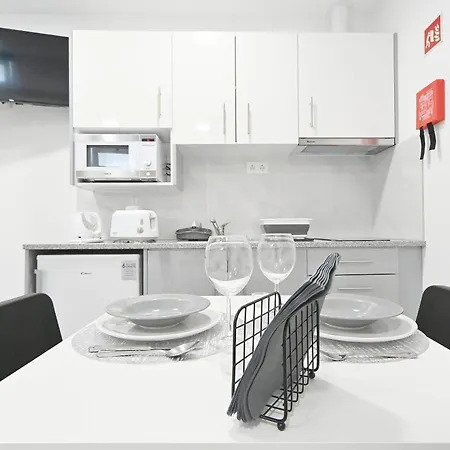Right Place Apartment *