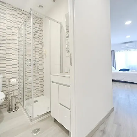 Right Place ליסבון